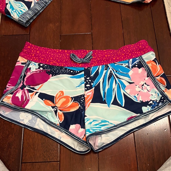 Athleta Girls Floral Navy Pink Two-Piece Swim Set with Shorts - Picture 2 of 8